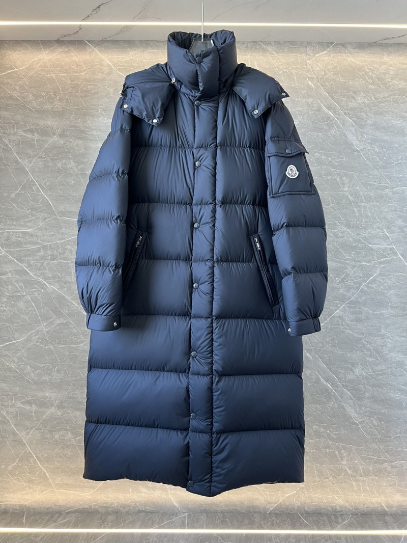 G*u*i down coat